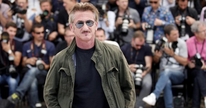 Sean Penn è tornato in Ucraina: “Quando vinceranno questa guerra festeggerò con loro”
