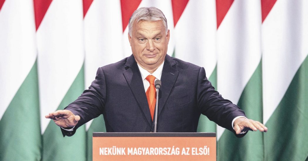 Coronavirus, commissione Ue a Orban: “Misure siano proporzionate e limitate”. Imbarazzo Ppe, Tajani: “Espulsione? No, Ungheria sovrana”