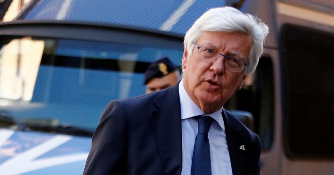 “Niente aiuti a Conte, ma su singoli temi…”