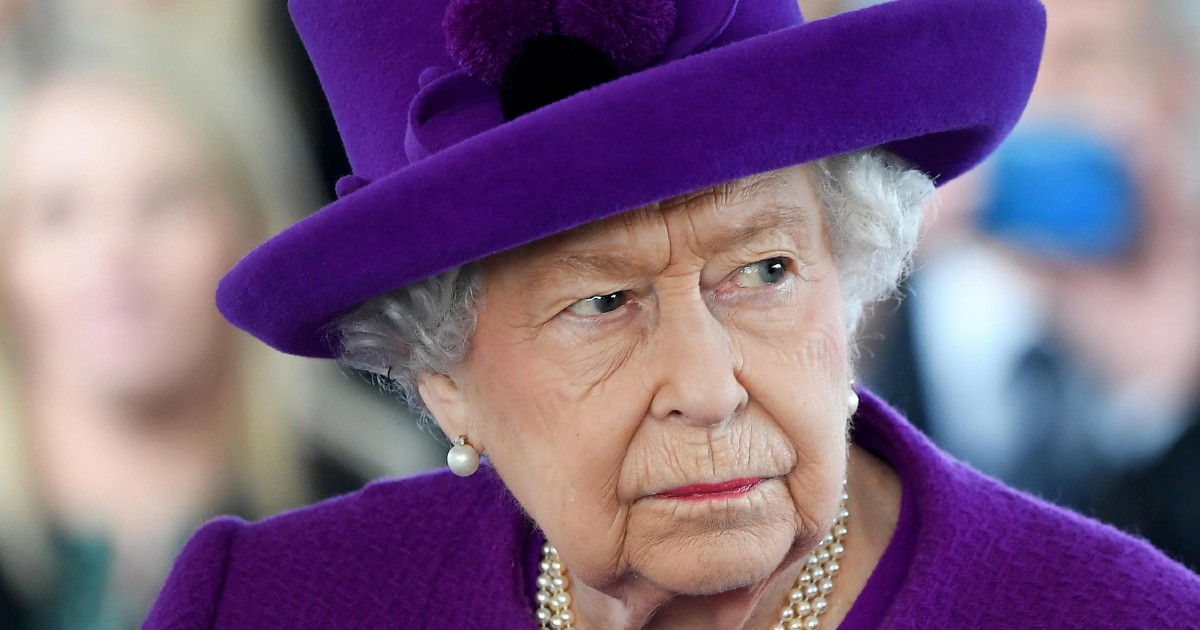 La regina Elisabetta non torna a Buckingham Palace: il palazzo vuoto sembra una reggia fantasma