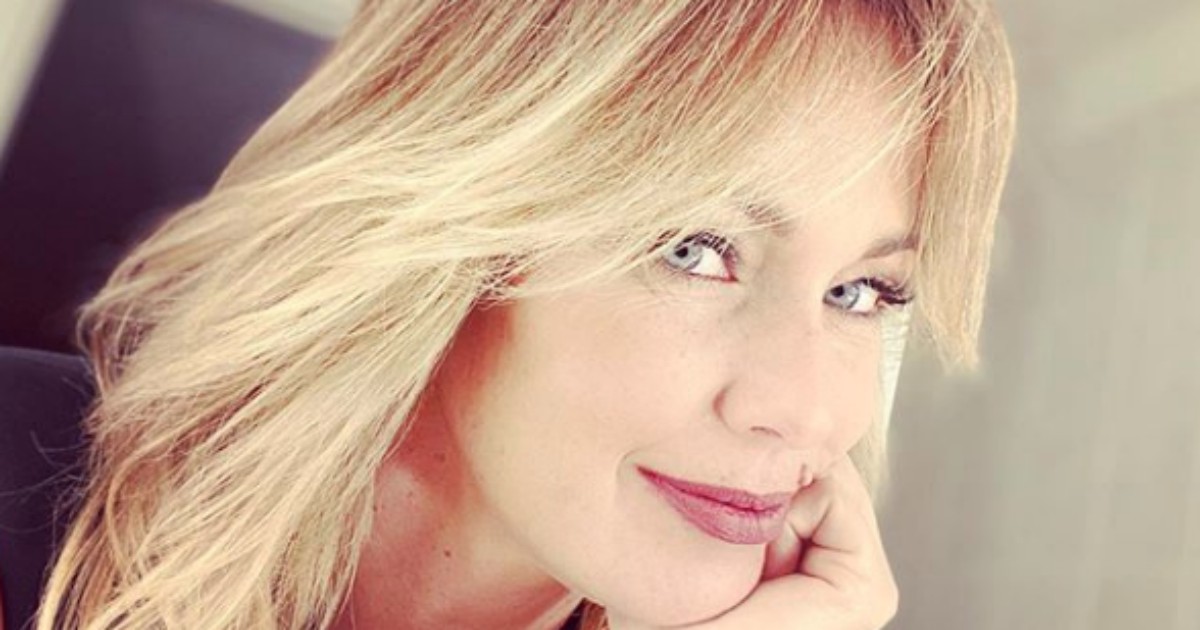 Sonia Bruganelli, la moglie di Paolo Bonolis: “Uno dei miei figli è stato vittima di bullismo per i miei post sui social”