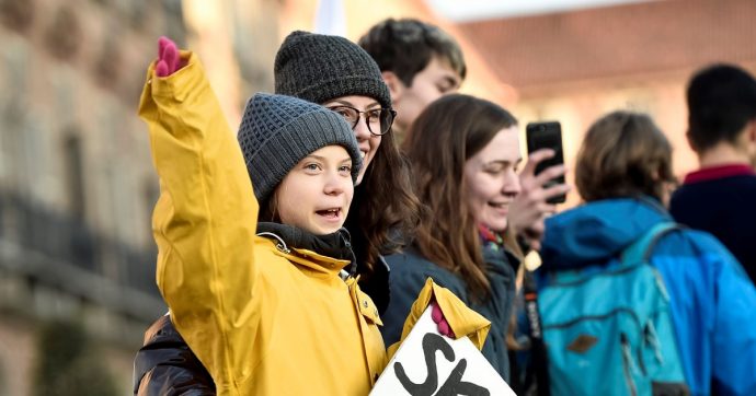 “Mettiamo i leader spalle al muro”: ora Greta scuote Torino
