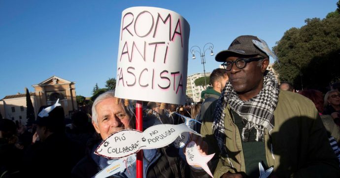 Più che i Girotondi evocano i cortei del 25 aprile