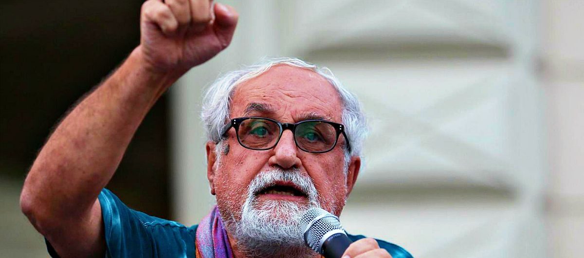 Manifestazione contro la guerra, Zanotelli: “Il 5 novembre ci sarò, nessuno si tiri indietro. Ma niente bandiere, solo quella per la pace”