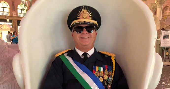 Micro-dittatori per gioco: “Così ho creato Molossia”