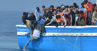 Copertina di Migranti, denuncia dell’Oim: “Guarda costiera libica ha sparato durante un rimpatrio: 3 morti e 4 feriti”. Unhcr: “Serve indagine urgente”