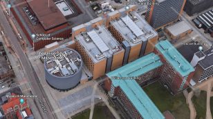 Copertina di Non è la luce blu degli schermi ad alterare l’orologio biologico, secondo l’Univ. di Manchester