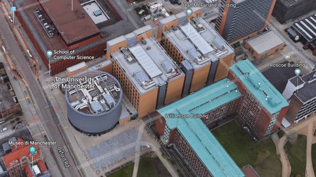 Non è la luce blu degli schermi ad alterare l’orologio biologico, secondo l’Univ. di Manchester