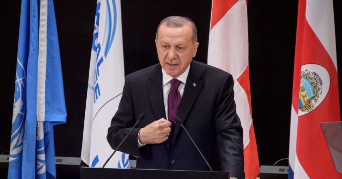 Il Sultano turco invia i droni di famiglia a difendere Tripoli