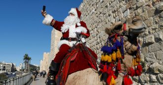 Copertina di Sarà un Natale senza Dio e senza Babbo. Ma almeno c’è chi ha una tromba in mano