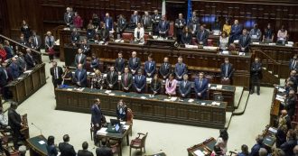 Copertina di Taglio parlamentari, a telecamere spente la politica ha di nuovo offerto il peggio di sé