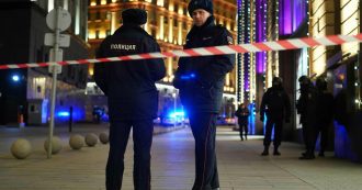 Copertina di Mosca, entra nel palazzo dei servizi segreti e spara con un kalashnikov: un agente ucciso, cinque feriti