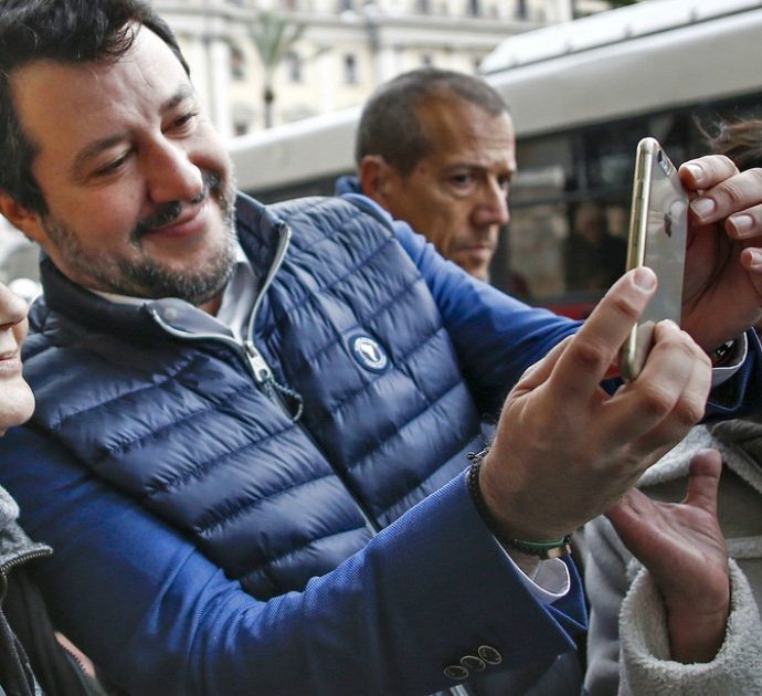 Matteo Salvini festeggia i suoi risultati… sui social: “Su Tik Tok siamo a 200mila, siamo più vivi che mai”
