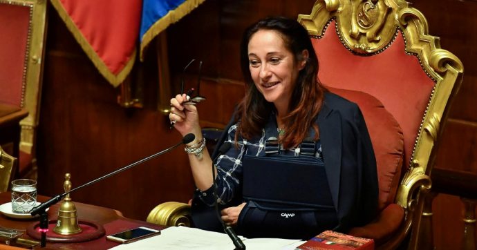 Taverna: “Basta ipocrisie e personalismi. Mai più listini bloccati nel M5s”