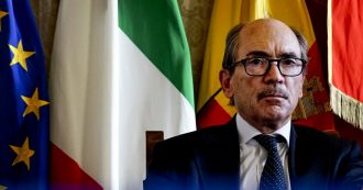 Copertina di Federico Cafiero De Raho: “È difficile per i cittadini non farsi risucchiare qui”