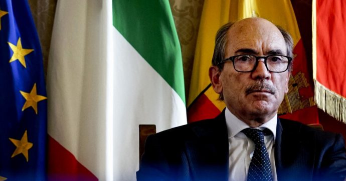 Federico Cafiero De Raho: “È difficile per i cittadini non farsi risucchiare qui”