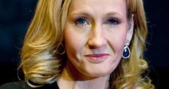 Copertina di J. K. Rowling, “l’ho presa a schiaffi ma non sono dispiaciuto”: la replica dell’ex marito della scrittrice di Harry Potter