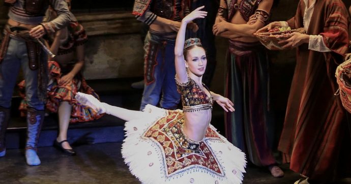 Copertina di Un Natale da favola con il classico “Schiaccianoci” del Roma City Ballet