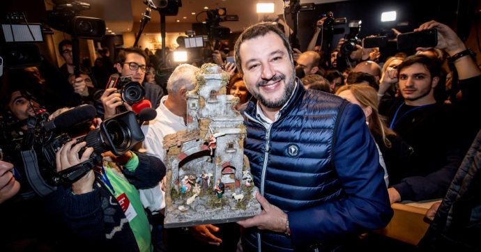 Salvini si è fatto la sua Lega. Bossi battezza col dito medio