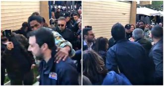 Copertina di Pescara, stringe la mano a Salvini poi lo insulta: “Grande pezzo di m…”. Il leader della Lega lo affronta