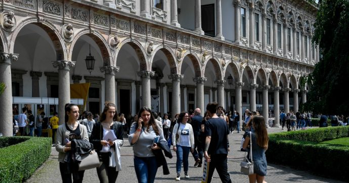 Università, 7,15 miliardi per il funzionamento degli atenei nel 2017: Italia tra le peggiori in Europa. E il 42% dei soldi va al Nord