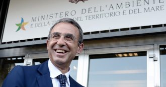 Copertina di In Edicola sul Fatto Quotidiano del 23 Dicembre: L’intervista a Costa: “Meglio il Pd della Lega, in Campania tentiamo l’intesa”