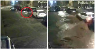 Copertina di Avellino, il fiume sotterraneo esplode e solleva la piazza: auto portate via dal fango. Le immagini