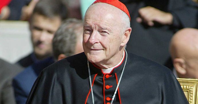 Pedofilia, l’inchiesta del Washington Post: “Soldi dal cardinale a Giovanni Paolo II e Benedetto XVI in cambio del silenzio”