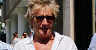 Copertina di Rod Stewart: “Negli anni Sessanta partecipavo alle marce contro la guerra solo per sco****”