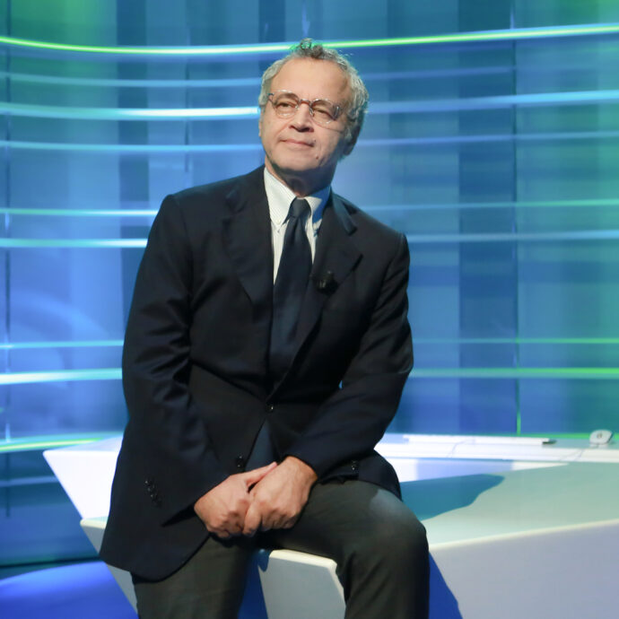 I Telegiornali Rai e Mediaset perdono telespettatori, sorride solo un direttore: Enrico Mentana con il suo Tg La7. Ecco tutti i dati del primo trimestre 2024