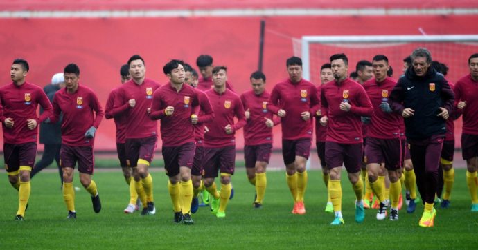 Calciomercato, la Cina dice stop ai maxi stipendi per i campioni stranieri: tetto massimo di 3 milioni