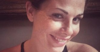 Copertina di Vanessa Incontrada al lavoro nella bancarella di papà a Barcellona