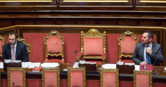 Copertina di Voglio fare gli auguri alla categoria più odiata: i politici. E vi spiego perché