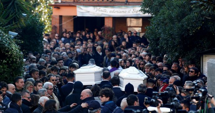 Lacrime per Camilla e Gaia Polemiche sui domiciliari