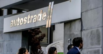 Copertina di In Edicola sul Fatto Quotidiano del 28 Dicembre: Autostrade&concessioni.  Di Maio: revoca nel programma di governo