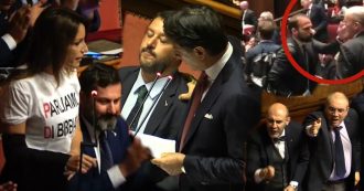 Copertina di Un anno di Parlamento “cafonal”: insulti, lanci di fogli, magliette di Bibbiano e gli attacchi tra Conte e Salvini. Il 2019 tra Camera e Senato