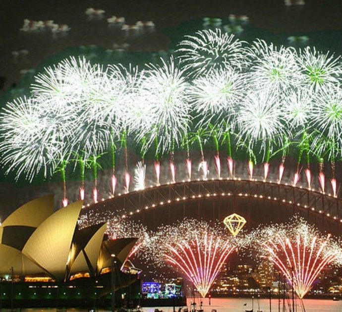 Australia in fiamme, cittadini lanciano petizione per cancellare fuochi di Capodanno: “Usiamo quei soldi per fermare gli incendi”