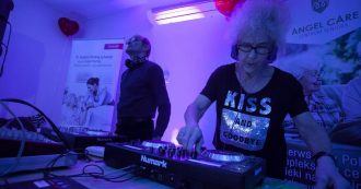 Copertina di Discoteca per vecchi: tra pacemaker, drink e porta-stampelle