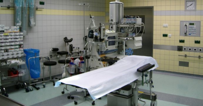 Romania, donna prende fuoco in sala operatoria e muore una settimana dopo a causa delle ustioni riportate