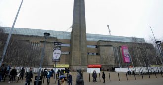 Copertina di Londra, ragazzo di 20 anni strappa la tela di un quadro di Picasso: ecco cosa è successo
