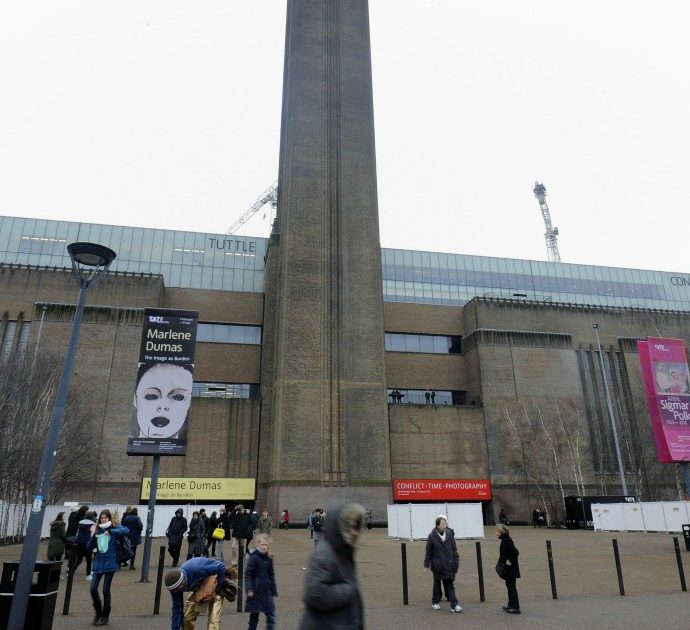 Londra, ragazzo di 20 anni strappa la tela di un quadro di Picasso: ecco cosa è successo