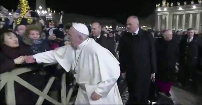 Papa Francesco chiede scusa. E Salvini lo sbeffeggia in Rete