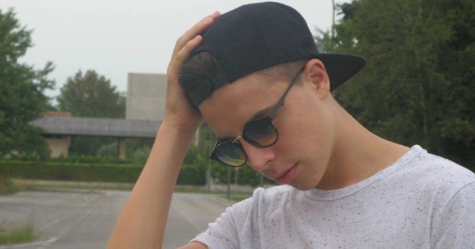 Caselli fa mobbing. “Tanti fascisti contro due: intervenire era il minimo”