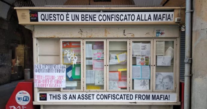 Pisa, il comune sradica l’edicola antimafia