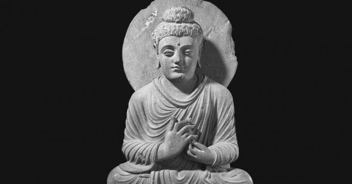 Copertina di Da Apollo a Buddha a Maometto, “Vivere con gli dèi” rende umani