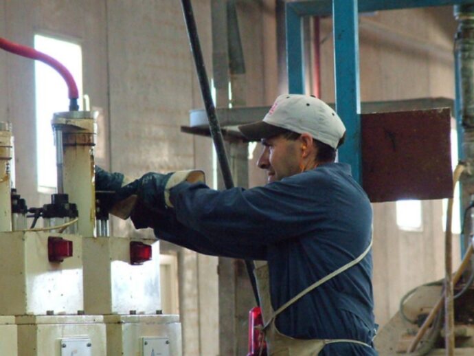 Chi guida il caos prospera, chi lo subisce affonda: la lezione americana che l’Italia ignora