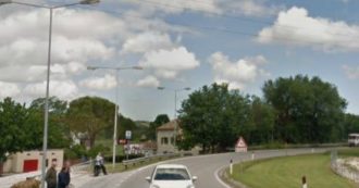 Copertina di Ancona, investite e uccise all’uscita dalla discoteca: arrestato l’automobilista ubriaco. Ai soccorsi ha detto: “Ho colpito qualcosa”