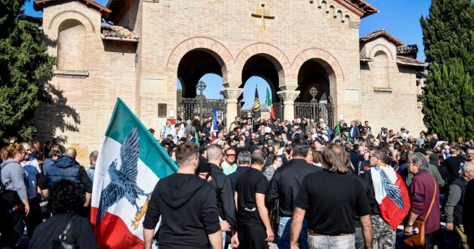 Copertina di Mussolini vale milioni e “gioca” in Serie A
