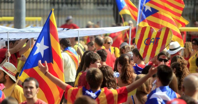 Spagna, la lezione del nuovo governo: affrontare i temi caldi premia. Altro che ‘moderatoni’ nostrani