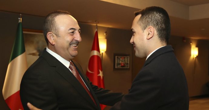 Libia, Di Maio incontra il ministro degli Esteri turco Cavusoglu: “Trovato l’accordo per aprire un tavolo tecnico con Turchia e Russia”